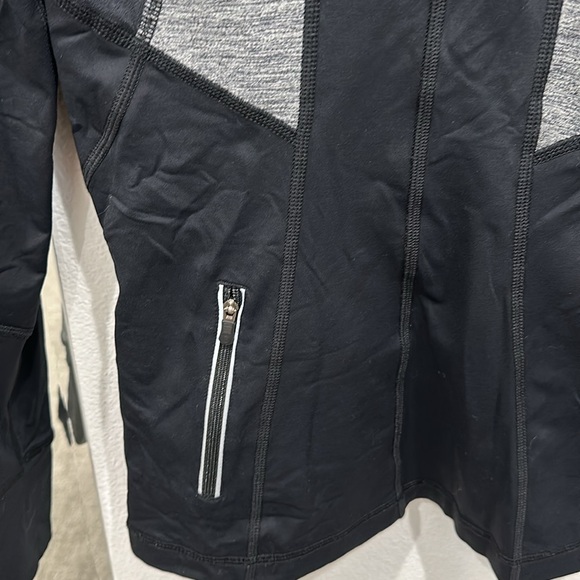 Lululemon pull over - Picture 5 of 5